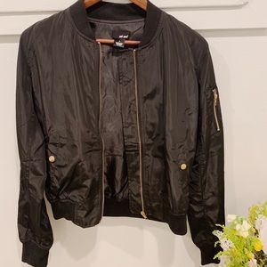 black zip up jacket